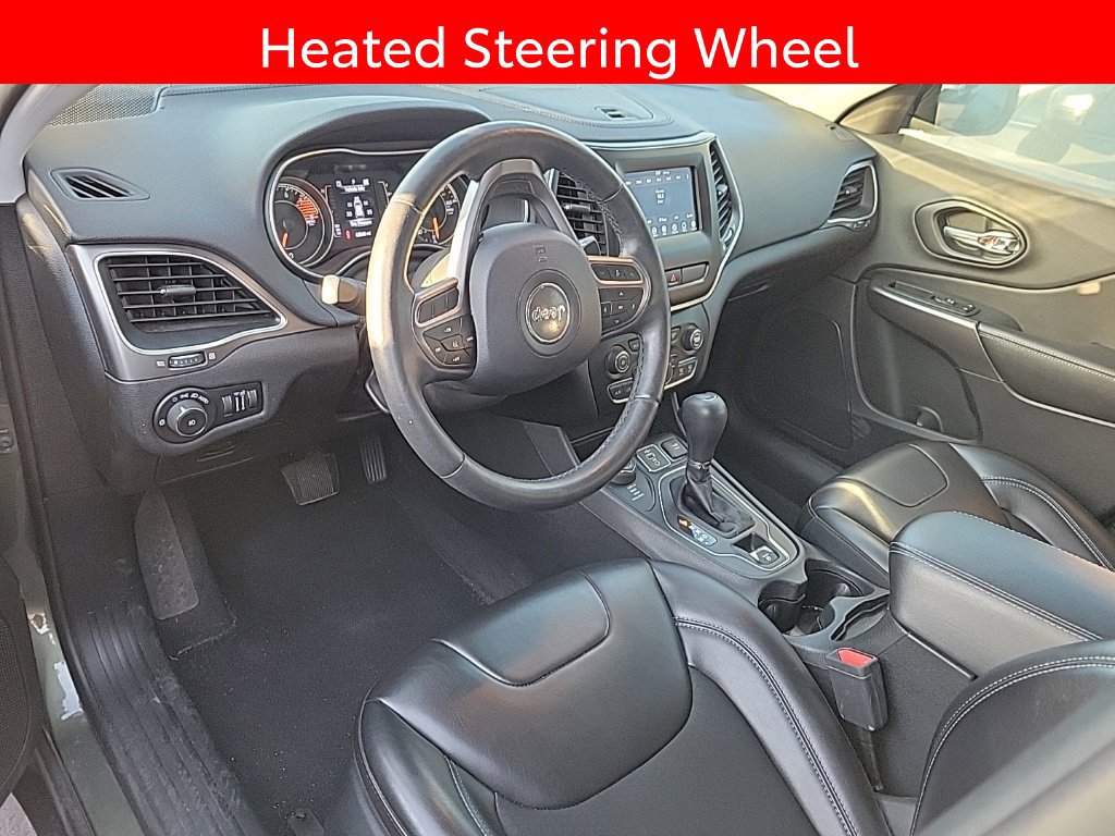 Used 2019 Jeep Cherokee Latitude Plus w/ Cold Weather Group AWD/4WD image 7