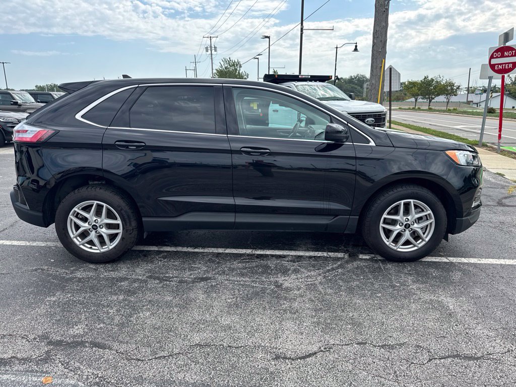 Certified 2024 Ford Edge SEL w/ Convenience Package AWD/4WD image 9