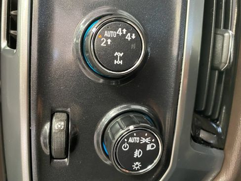 Used 2017 Chevrolet Silverado 1500 LT w/ All Star Edition AWD/4WD image 4