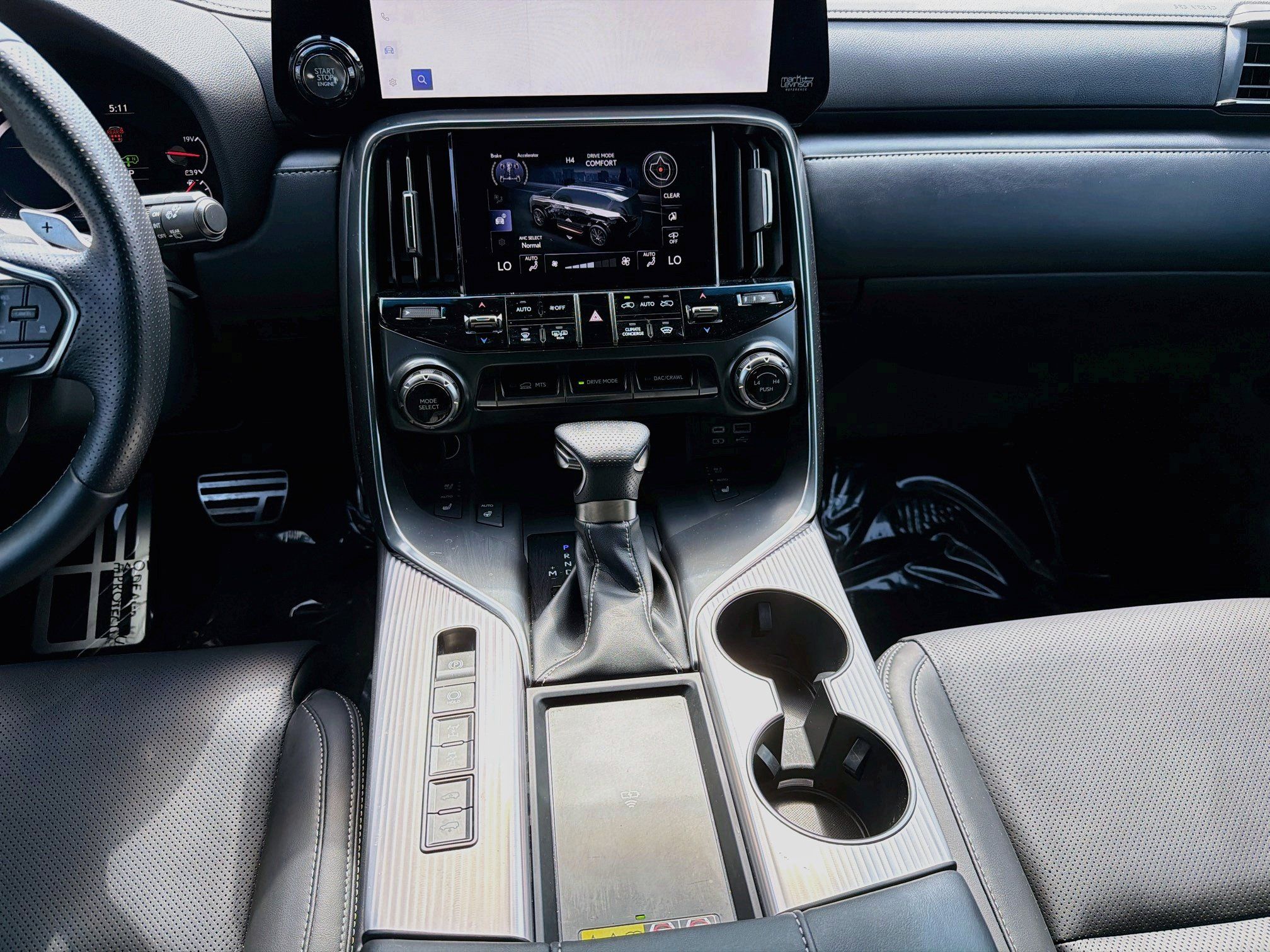 Used 2023 Lexus LX 600 F Sport w/ Accessory Package (Z1) AWD/4WD image 20