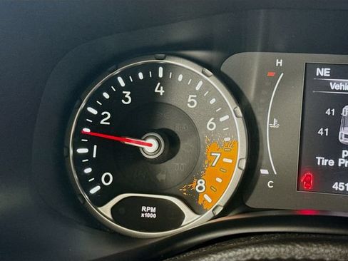 Used 2016 Jeep Renegade Latitude w/ Popular Equipment Group AWD/4WD image 17