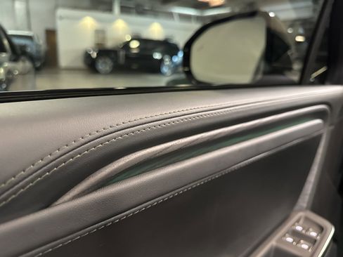 Used 2025 Rivian R1S Adventure image 11