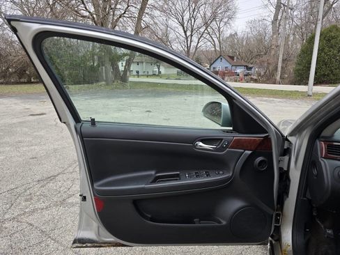 Used 2008 Chevrolet Impala LT FWD image 13