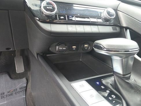 Used 2023 Hyundai Elantra SEL image 15