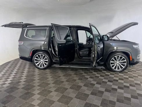 Used 2023 Jeep Grand Wagoneer Series II AWD/4WD image 15