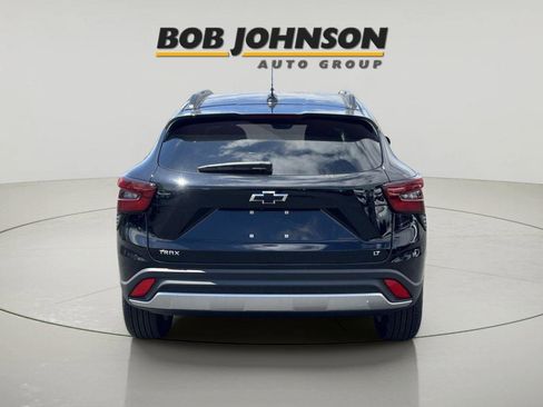 New 2026 Chevrolet Trax LT w/ LT Convenience Package FWD image 4