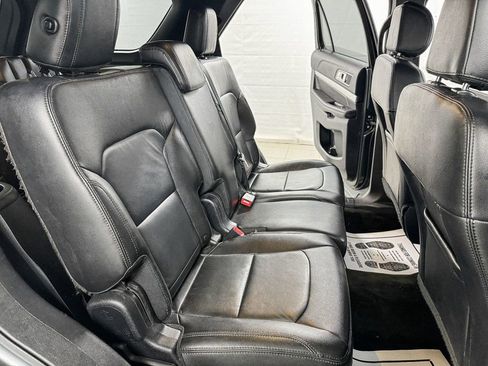 Used 2016 Ford Explorer XLT w/ Equipment Group 202A image 12