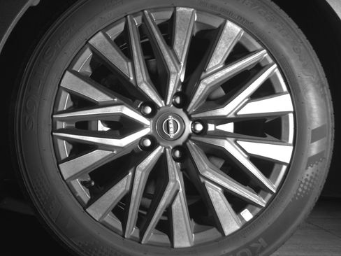 Used 2025 Nissan Altima 2.5 SV FWD image 12