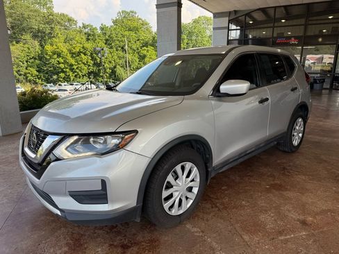 Used 2020 Nissan Rogue S image 3