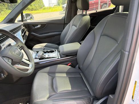 Used 2025 Audi Q7 3.0T Premium Plus w/ Premium Plus Package AWD/4WD image 4