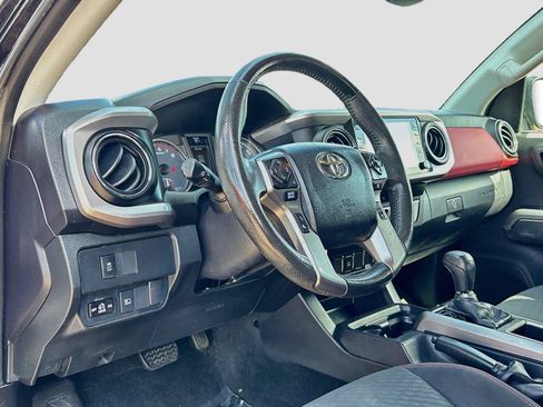 Used 2021 Toyota Tacoma SR5 RWD image 9