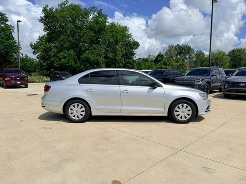 Used 2016 Volkswagen Jetta S FWD image 6