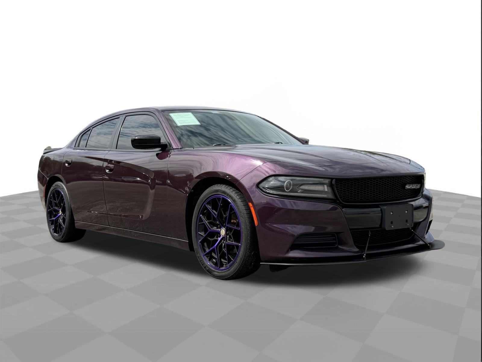 Used 2020 Dodge Charger SXT w/ Blacktop Package RWD image 7
