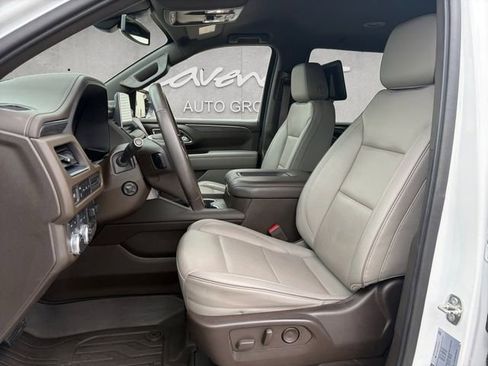 Used 2021 GMC Yukon SLT w/ Rear Media and Nav Package image 19