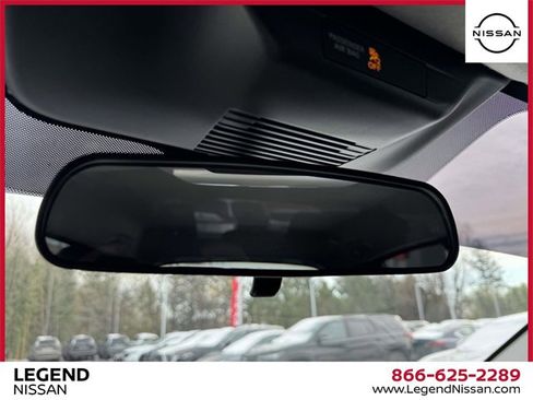 Used 2025 Nissan Kicks S image 32