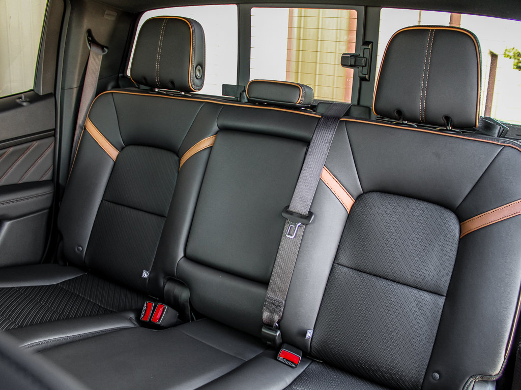 New 2026 GMC Canyon AT4 w/ AT4 Premium Package AWD/4WD image 16