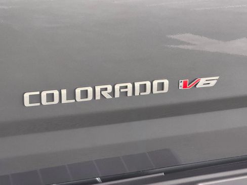 Used 2017 Chevrolet Colorado W/T AWD/4WD image 13