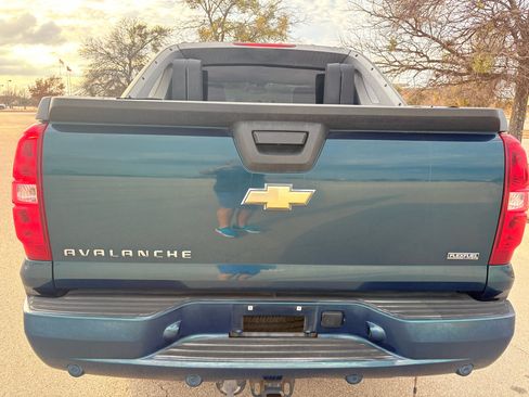 Used 2007 Chevrolet Avalanche LT w/ LT Preferred Equipment Group image 8
