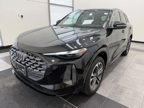 Certified 2025 Audi Q5 Premium w/ Convenience Package AWD/4WD image 6