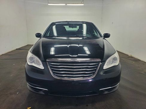 Used 2013 Chrysler 200 LX image 2