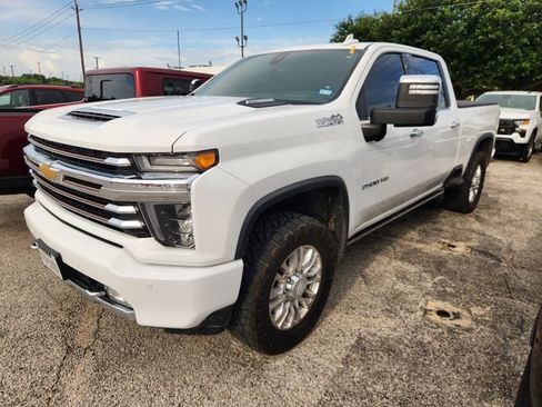 Used 2023 Chevrolet Silverado 2500 High Country w/ Z71 Off-Road Package AWD/4WD image 2