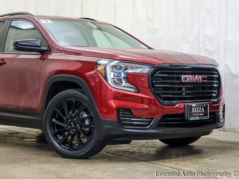 Certified 2023 GMC Terrain SLE w/ Driver Convenience Package AWD/4WD image 6