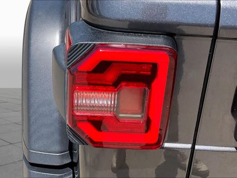 Used 2020 Jeep Wrangler Sport AWD/4WD image 27