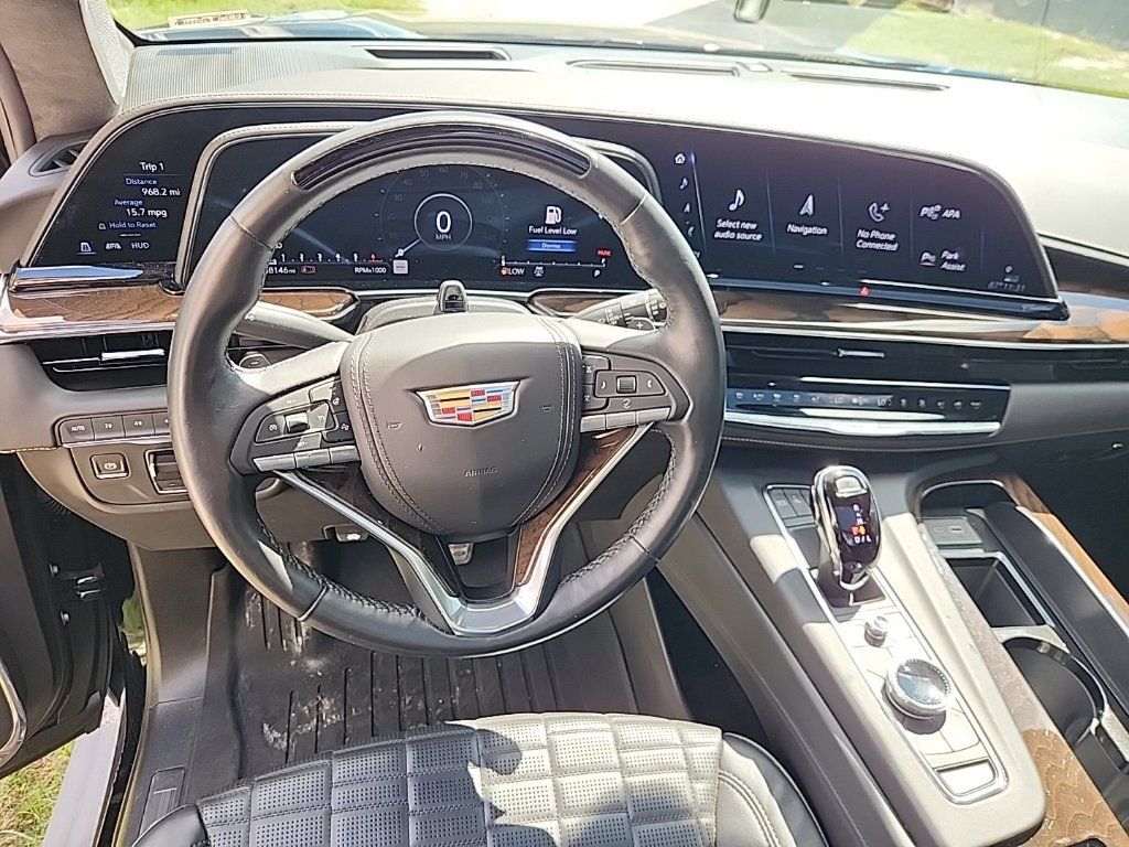 Used 2024 Cadillac Escalade Sport Platinum w/ LPO, ONYX Package AWD/4WD image 5