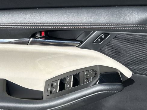 Used 2021 MAZDA MAZDA3 s image 18