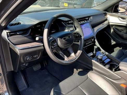 New 2025 Jeep Grand Cherokee L Overland image 6