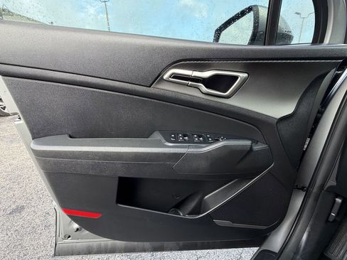 Used 2024 Kia Sportage LX AWD/4WD image 21