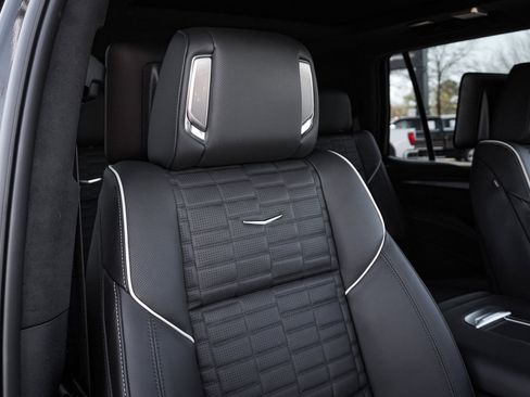 Used 2025 Cadillac Escalade V image 38