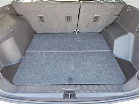 Used 2024 GMC Terrain SLT FWD image 2