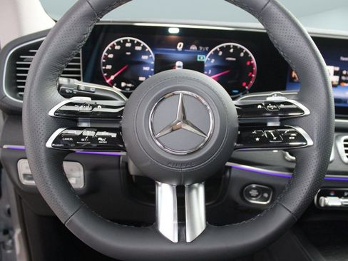 Used 2026 Mercedes-Benz GLS 450 4MATIC image 17