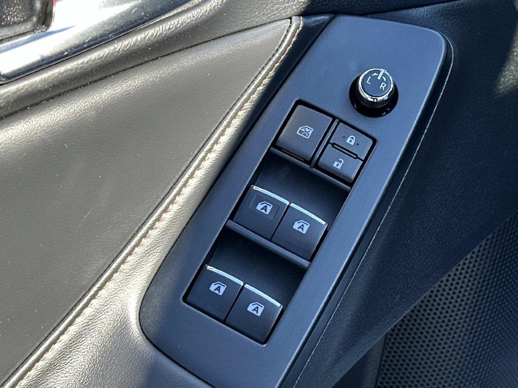 Used 2022 Toyota Avalon XSE FWD image 21