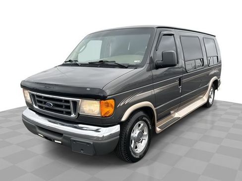 Used 2005 Ford E-150 and Econoline 150 image 1