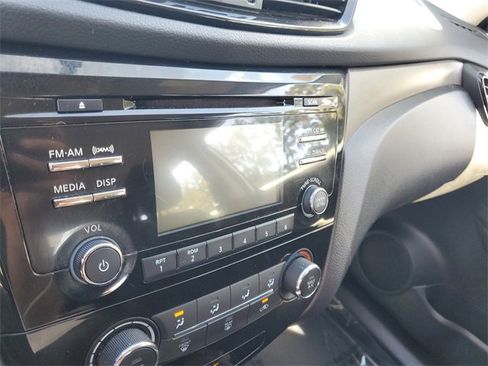 Used 2017 Nissan Rogue Sport S w/ S Appearance Package image 19