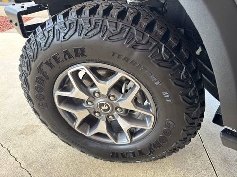 New 2025 Ford Bronco Badlands image 39