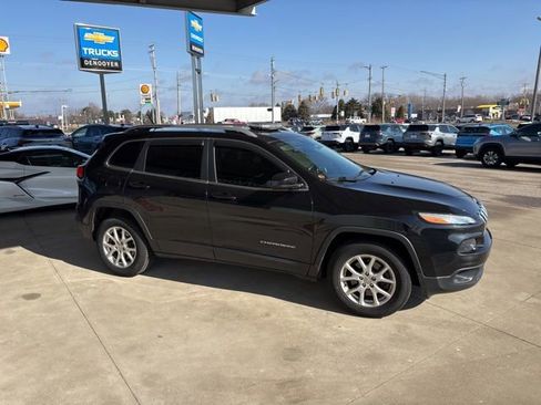 Used 2015 Jeep Cherokee Latitude w/ Cold Weather Group image 5
