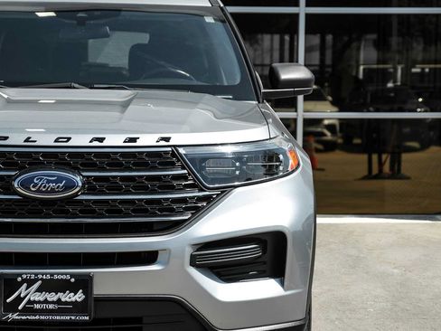 Used 2021 Ford Explorer XLT RWD image 46