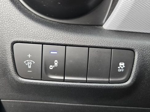 Used 2018 Hyundai Kona SEL FWD image 25