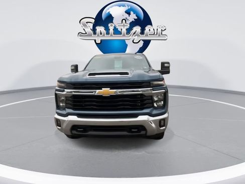 Used 2025 Chevrolet Silverado 2500 LT w/ Convenience Package image 3