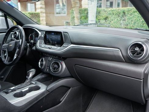 Used 2019 Chevrolet Blazer LT image 38