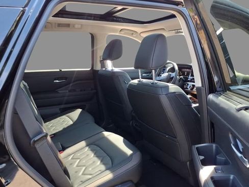 New 2026 Nissan Pathfinder Platinum w/ Cargo Package AWD/4WD image 11