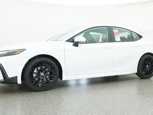 New 2026 Toyota Camry SE FWD image 18