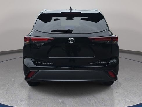 Used 2024 Toyota Highlander Limited AWD/4WD image 6