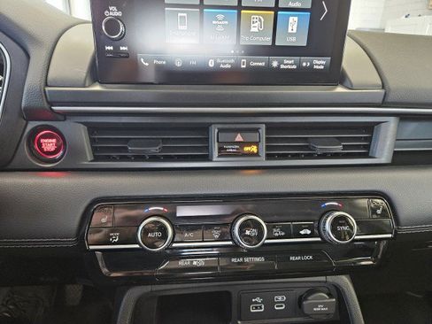 Used 2025 Honda Pilot EX-L image 24