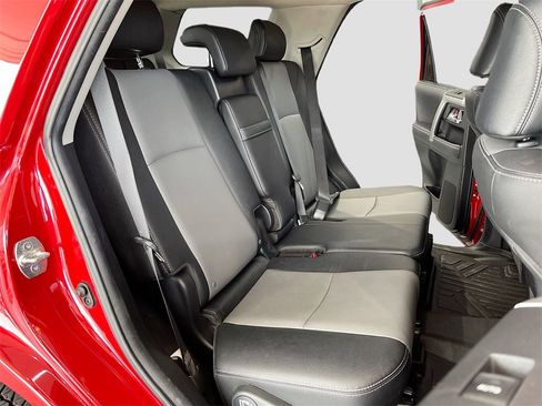 Used 2022 Toyota 4Runner SR5 Premium image 28