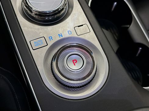 Used 2025 Genesis GV70 2.5T AWD/4WD image 25
