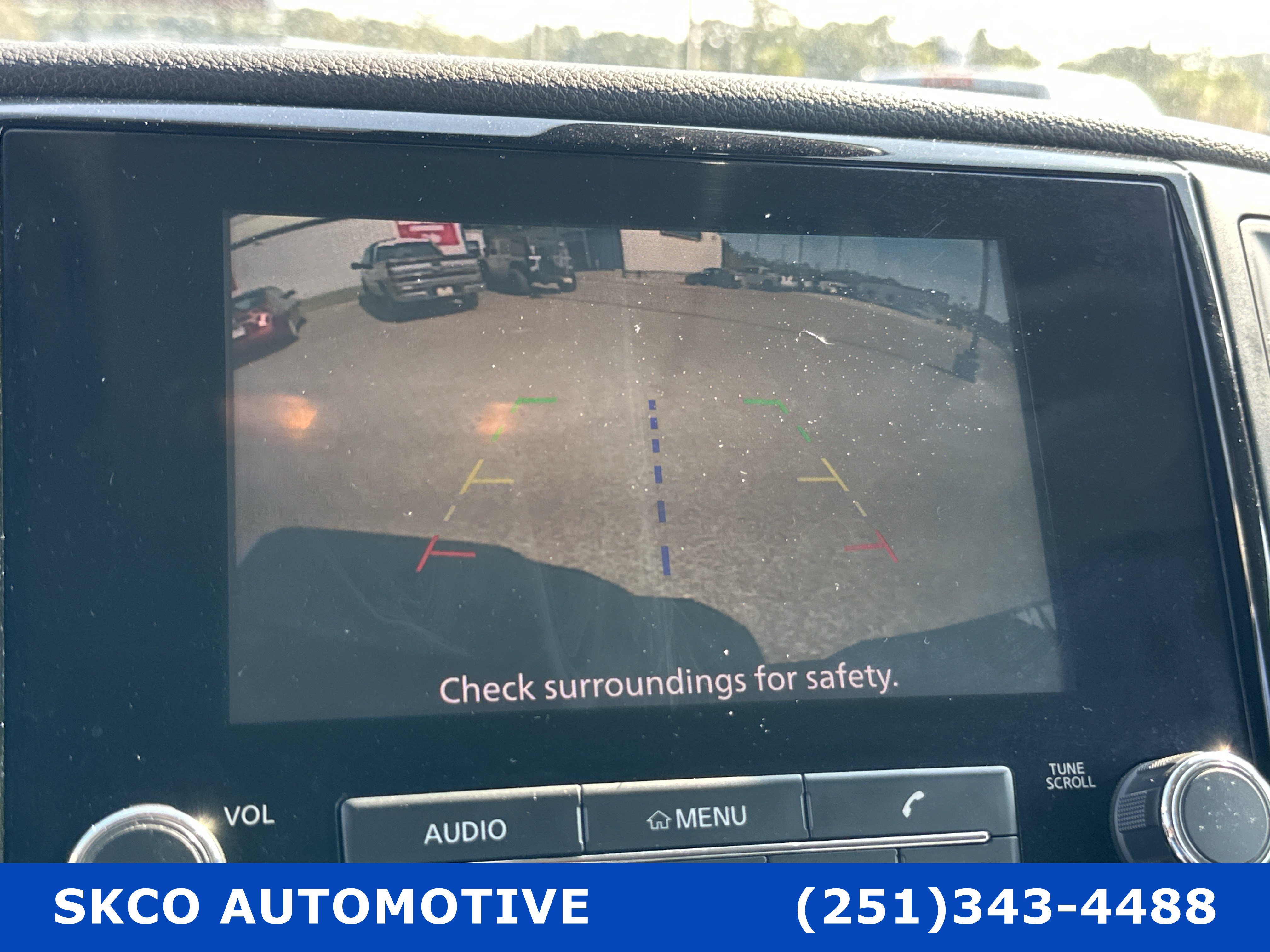 Used 2022 Nissan Titan SV RWD image 17